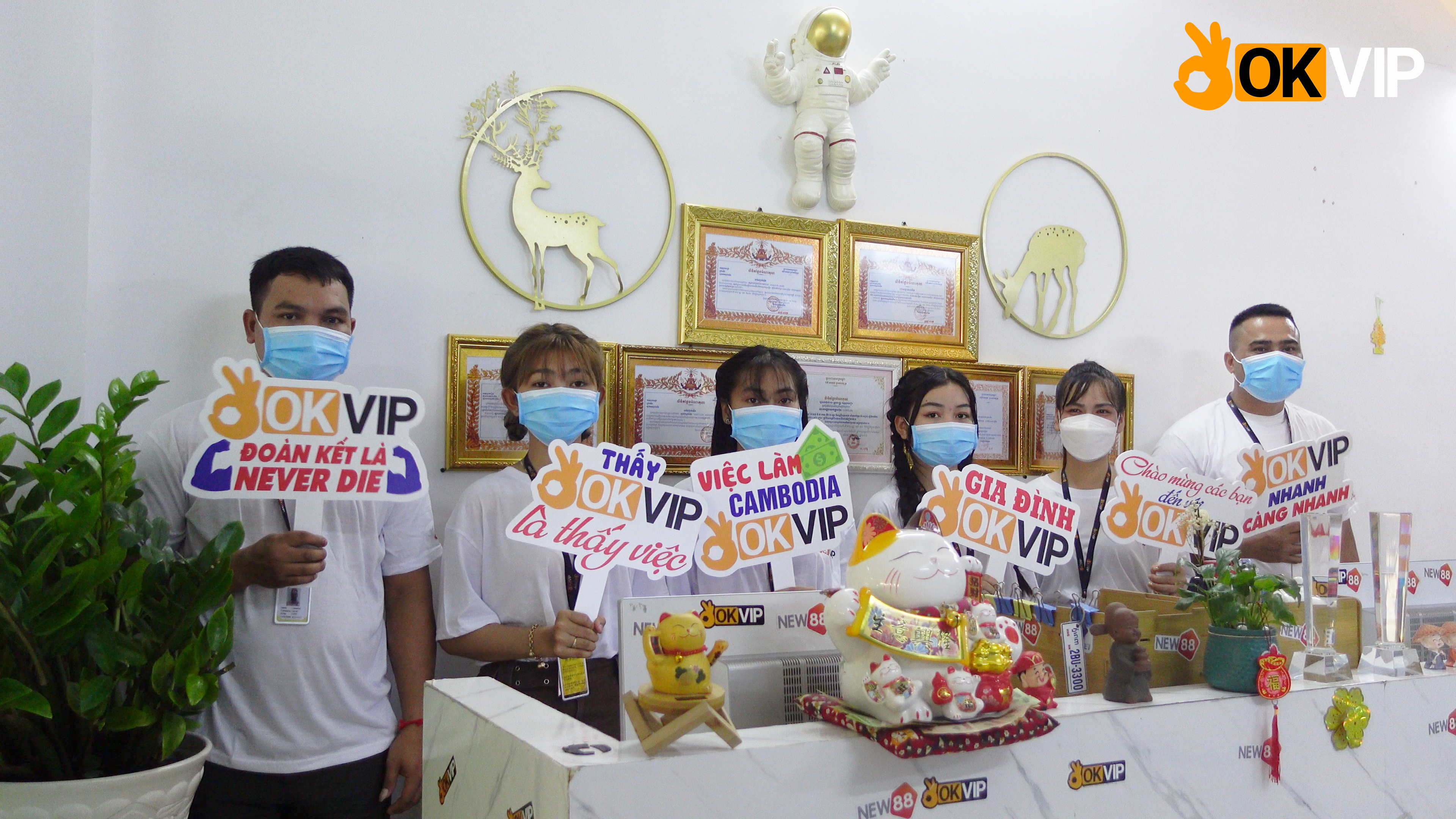 Quầy hành chính lễ tân tại văn phòng OKVIP